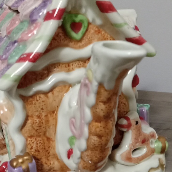 Fitz and Floyd Candy Lane Teapot New - Picture 8 of 11